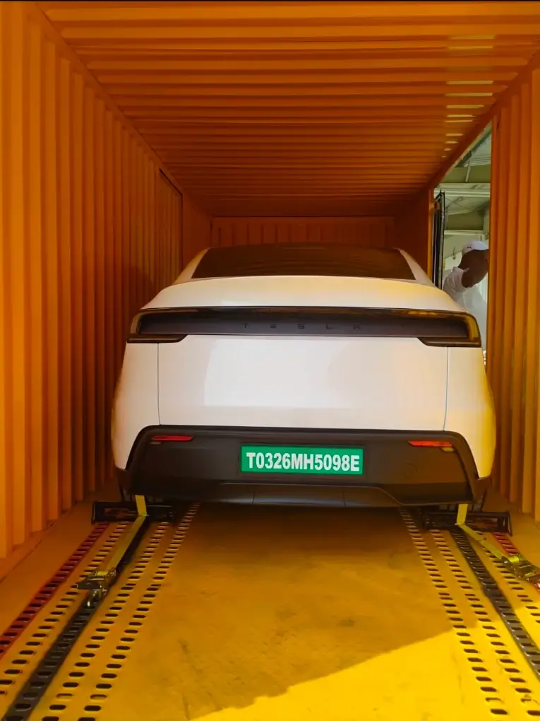 Car shifting tesla